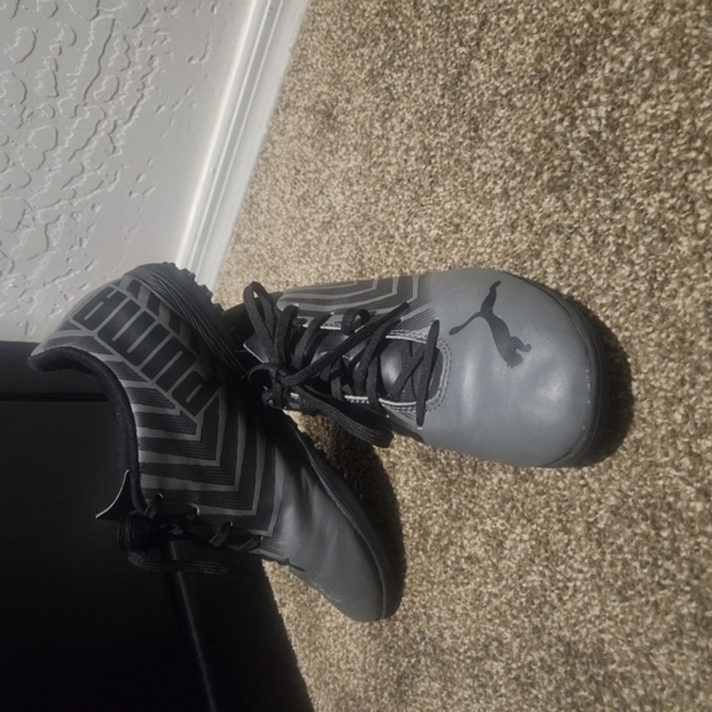 Puma Boy's Gray Soccer Shoes